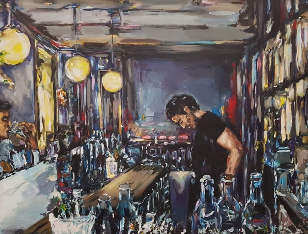 Frau mit rauchender Zigarette